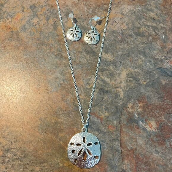 Seashell Necklace and Earring Set - Picture 1 of 3
